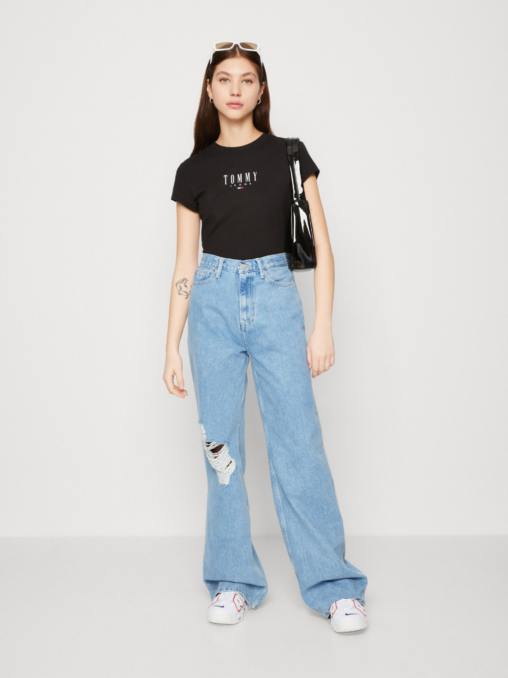 Tommy Jeans dámské černé triko - XL (BDS)