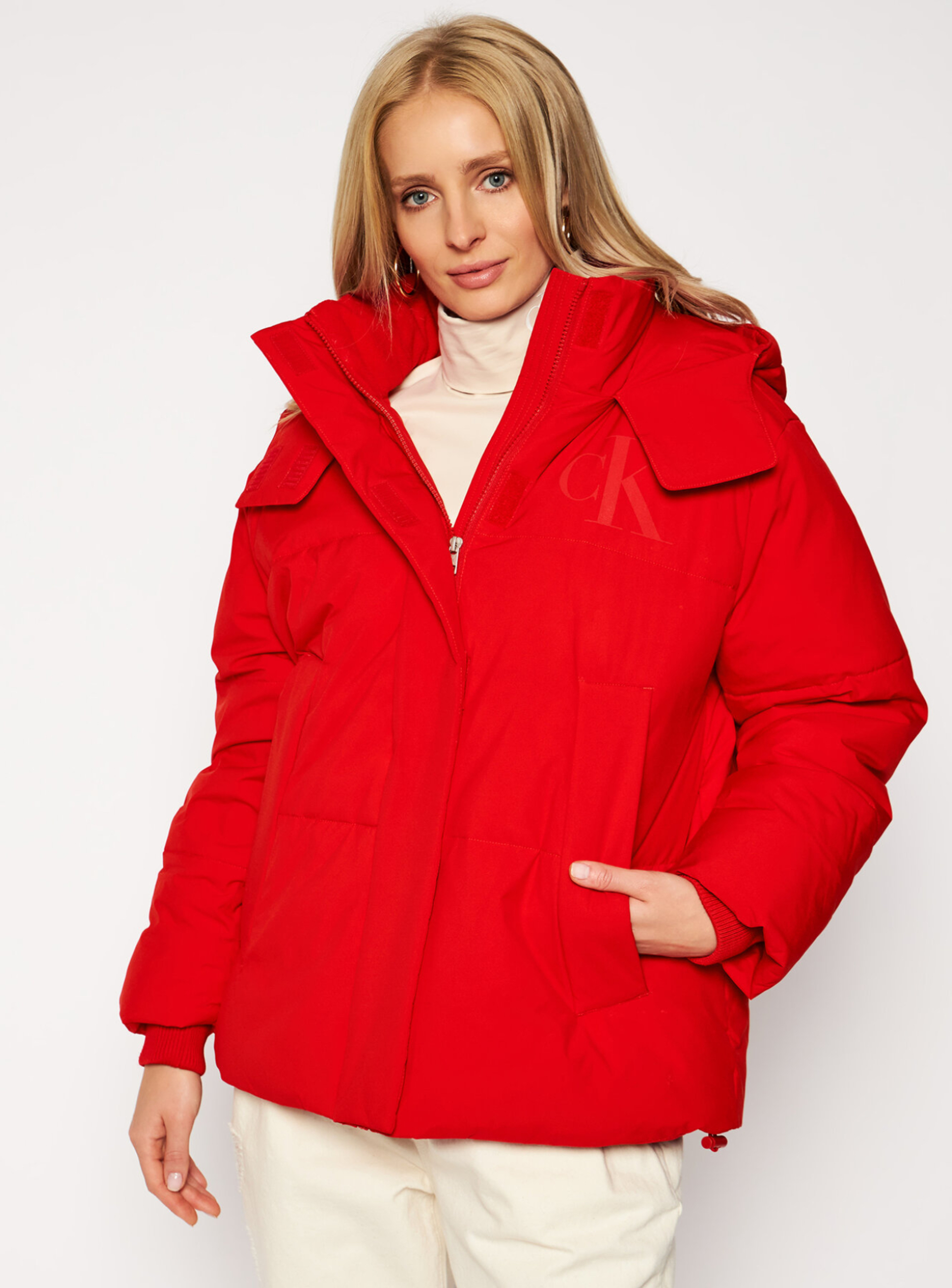 Calvin Klein dámská zimní červená bunda - M (XME)