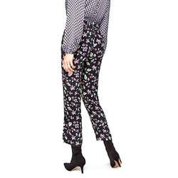 Pepe Jeans dámské černé kalhoty s květinovým vzorem Greta - XS (0AA)