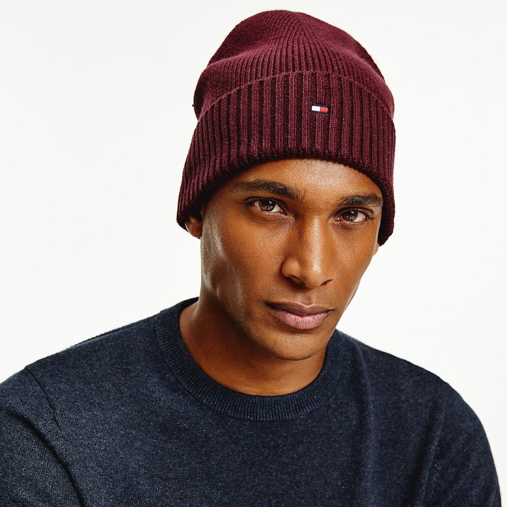 detail Tommy Hilfiger pánská vínová zimní čepice Pima