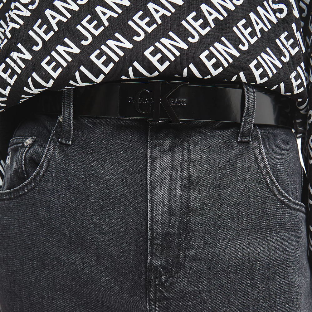 detail Calvin Klein dámský lesklý černý pásek
