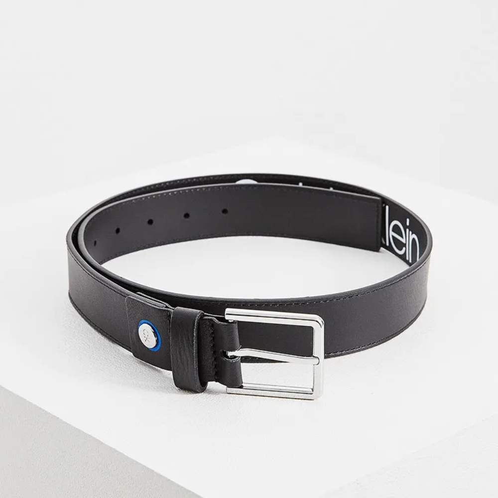 detail Calvin Klein pánský černý pásek