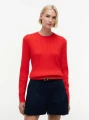 detail Tommy Hilfiger dámský červený svetr
