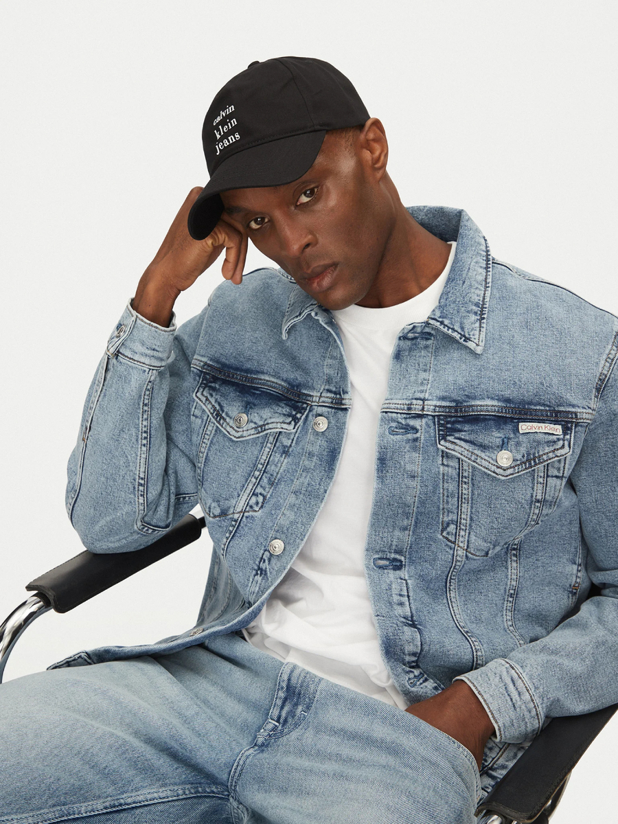 detail Calvin Klein pánská černá kšiltovka