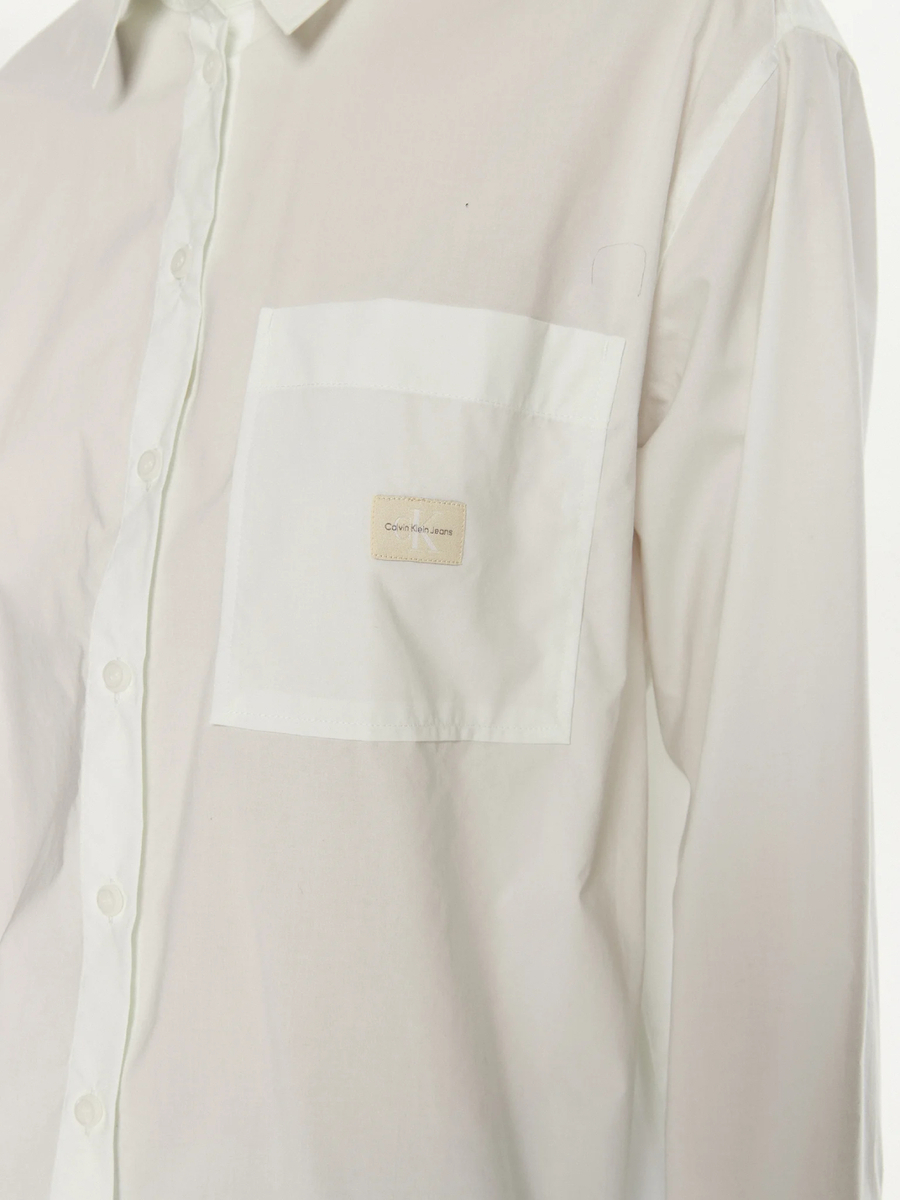 detail Calvin Klein dámská bílá košile