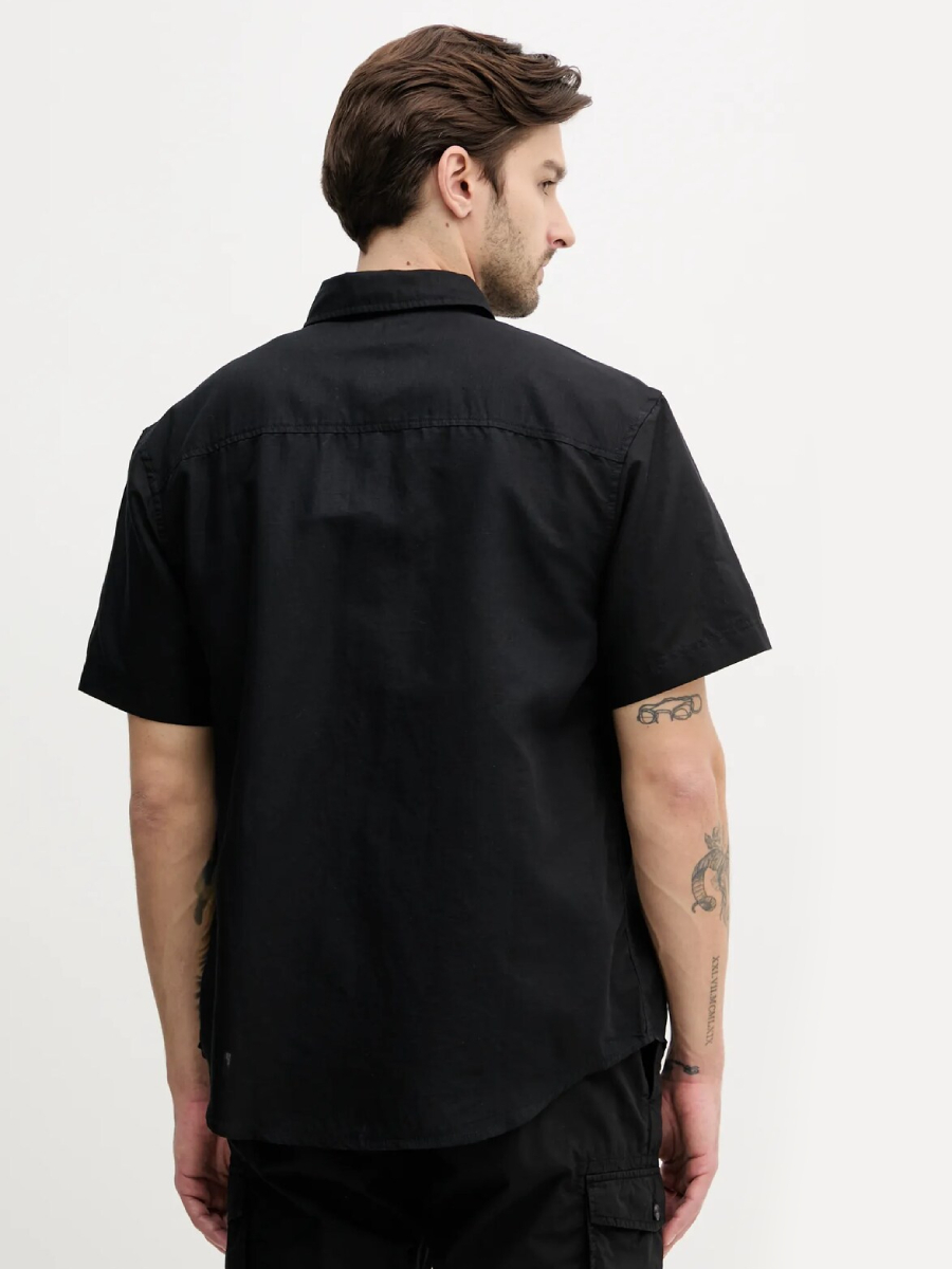 detail Calvin Klein pánská černá košile