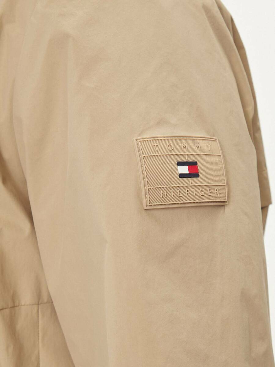 detail Tommy Hilfiger pánská béžová bunda Portland
