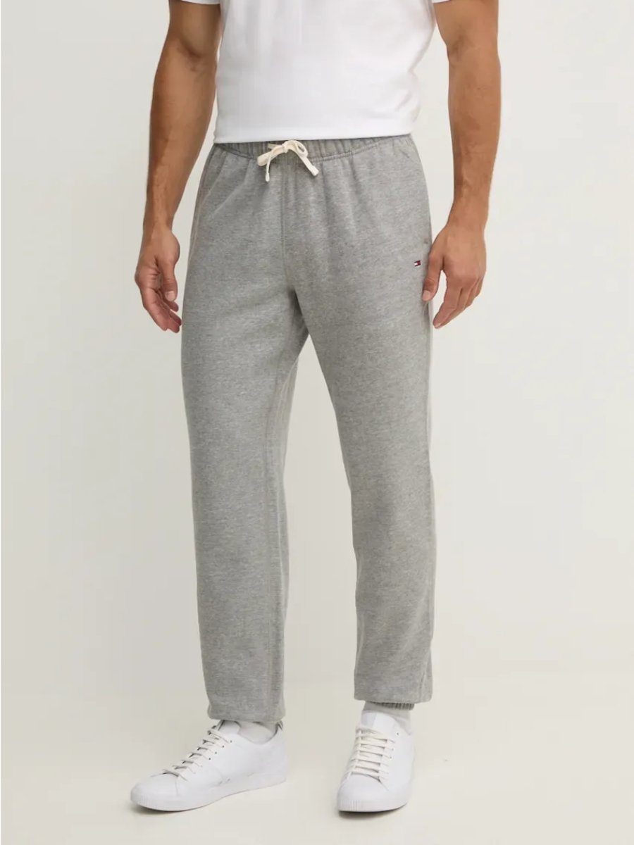 detail Tommy Hilfiger pánské šedé tepláky