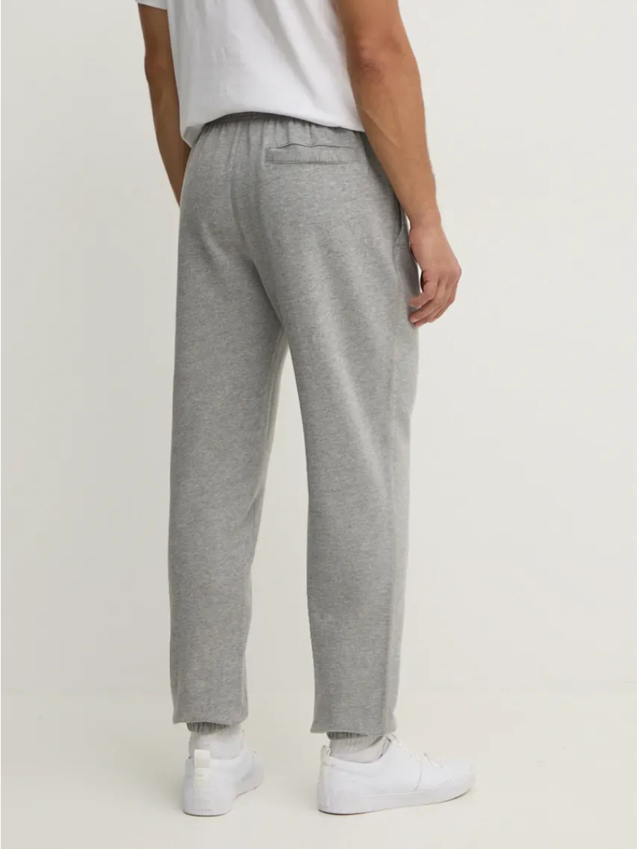 detail Tommy Hilfiger pánské šedé tepláky