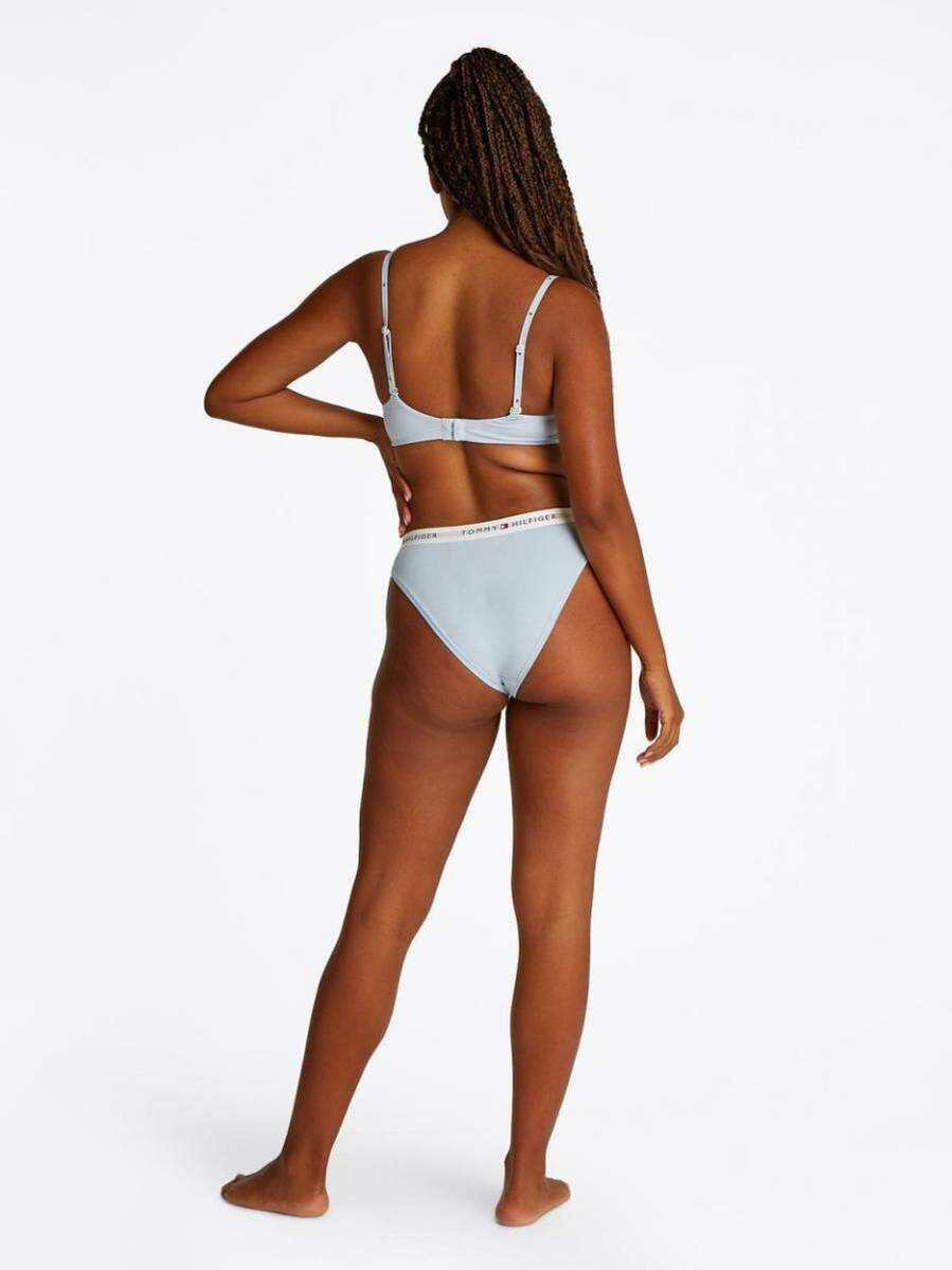 detail Tommy Hilfiger dámské kalhotky 3 pack