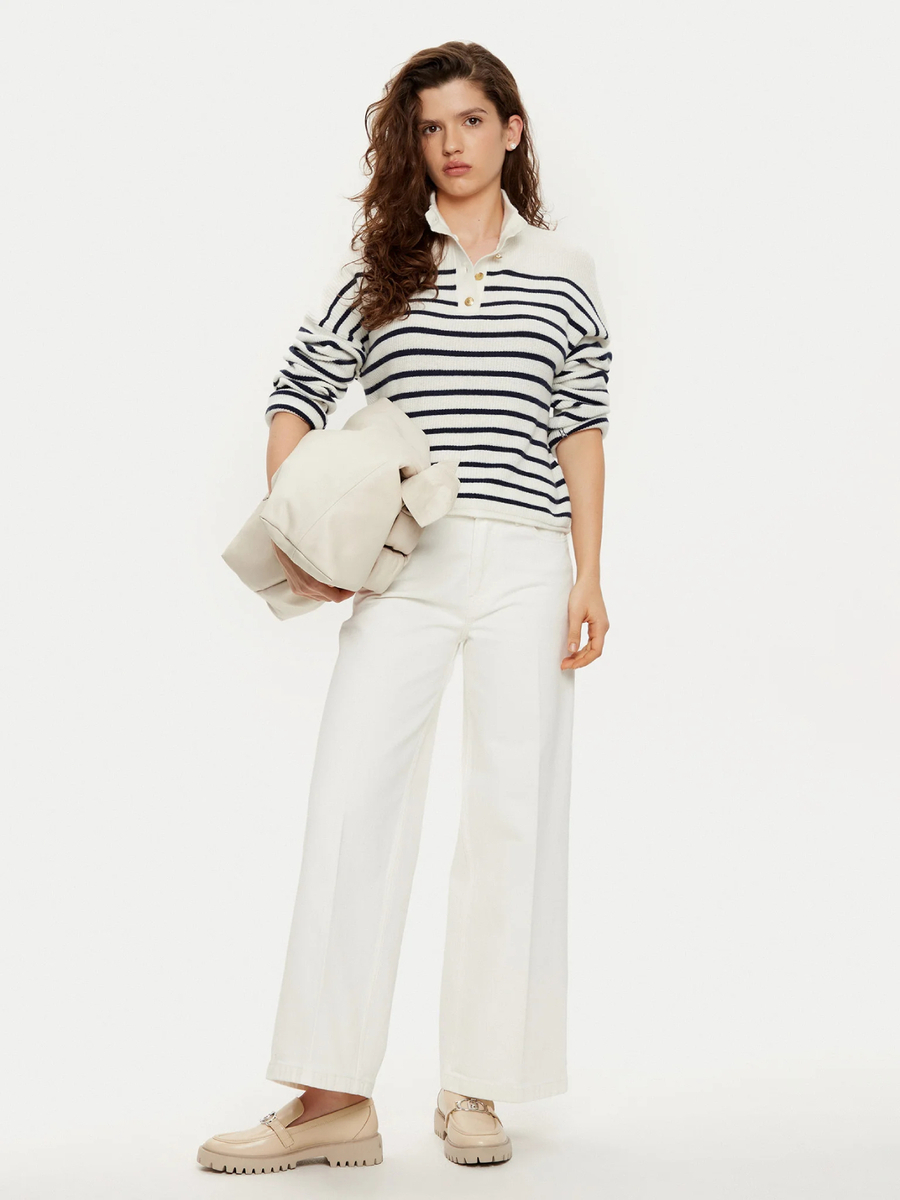 detail Tommy Hilfiger dámský bílý svetr