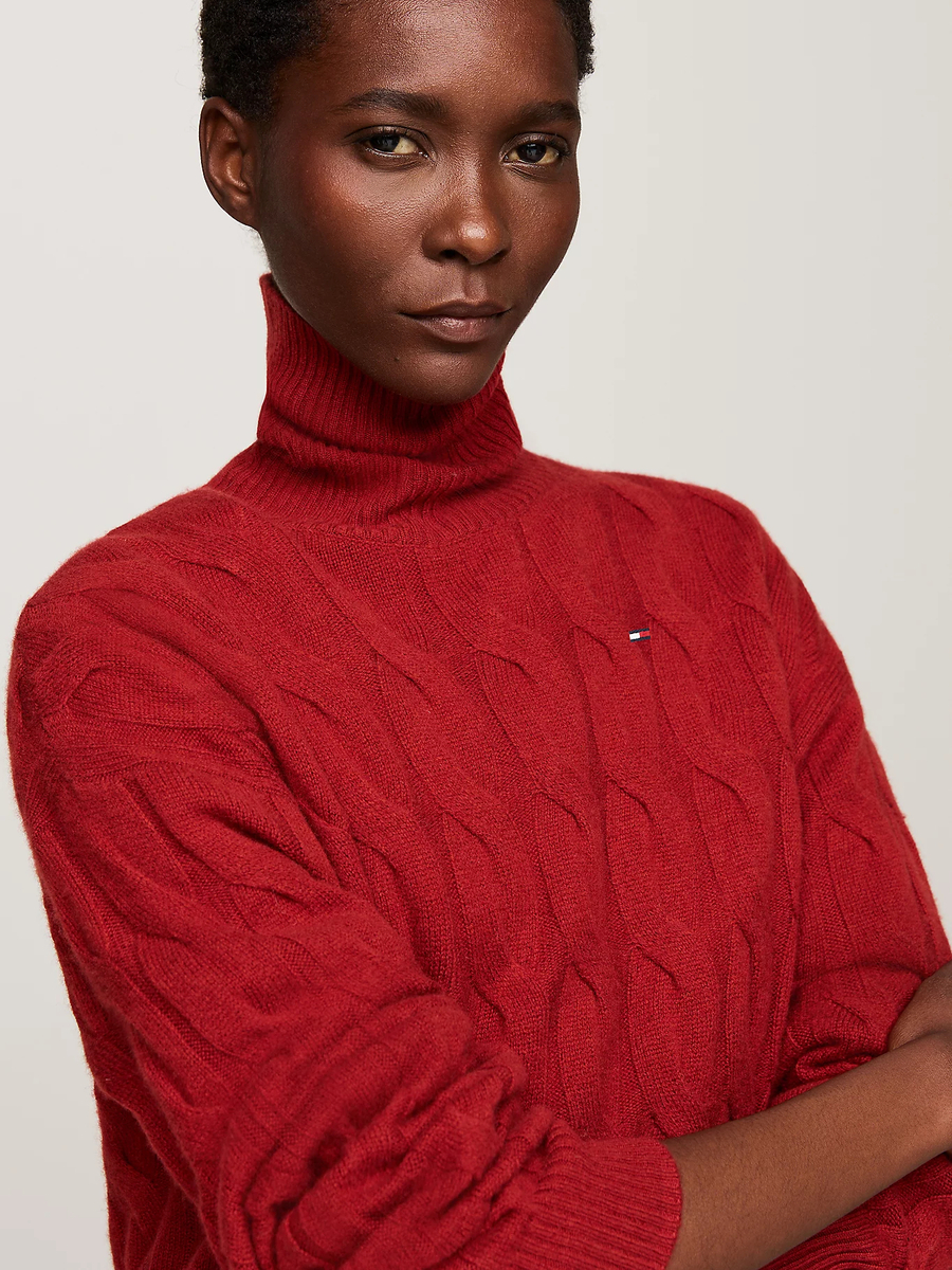 detail Tommy Hilfiger dámský vínový svetr