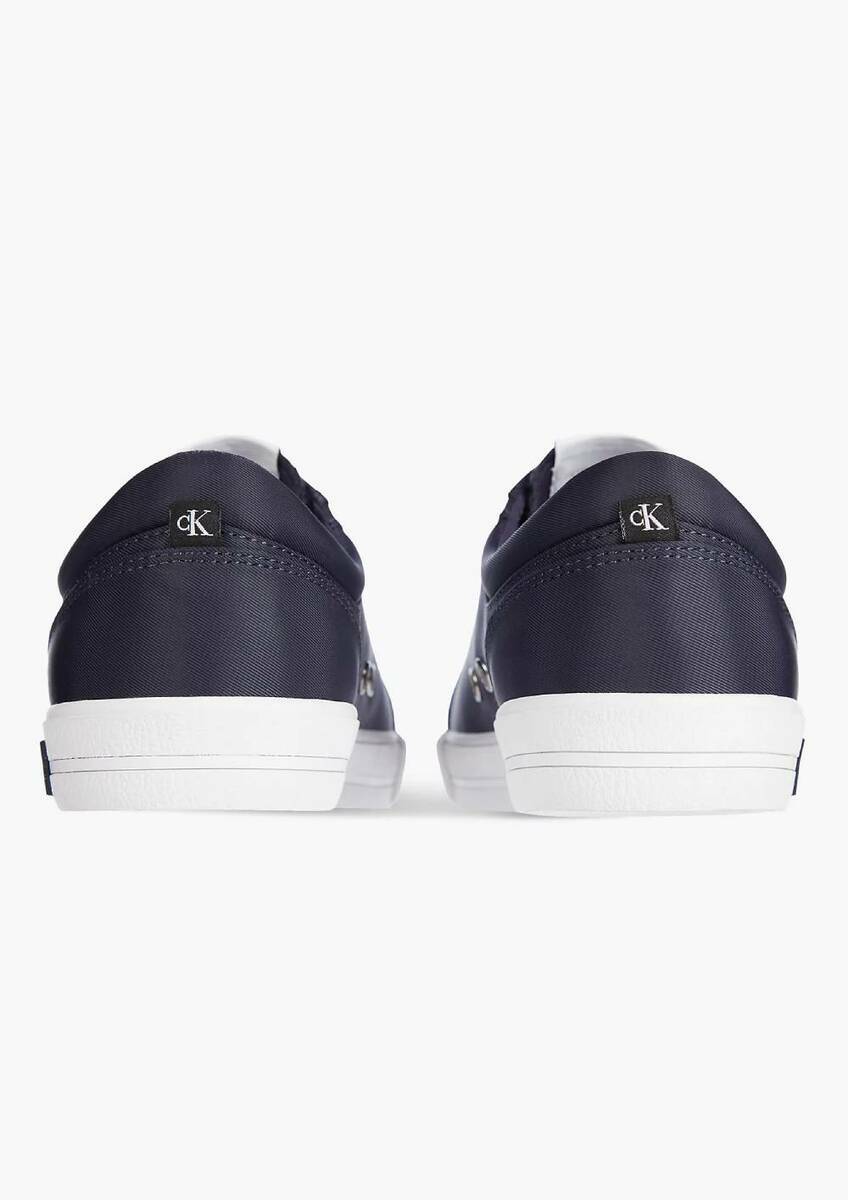 detail Calvin Klein pánské modré plátěné tenisky