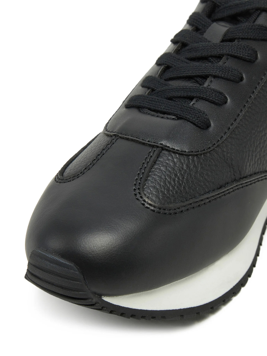 detail Calvin Klein pánské černé tenisky