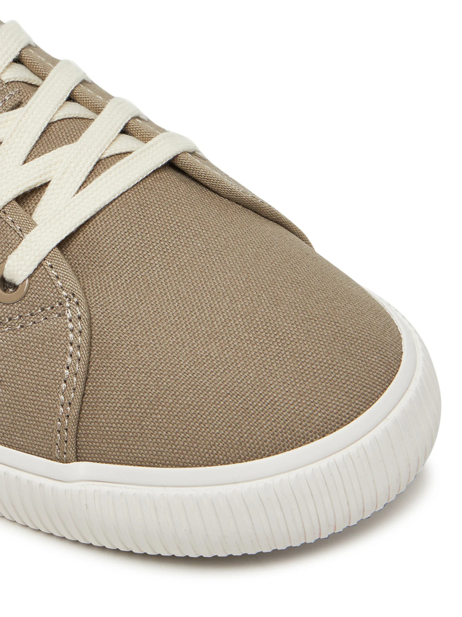 detail Calvin Klein pánské khaki tenisky