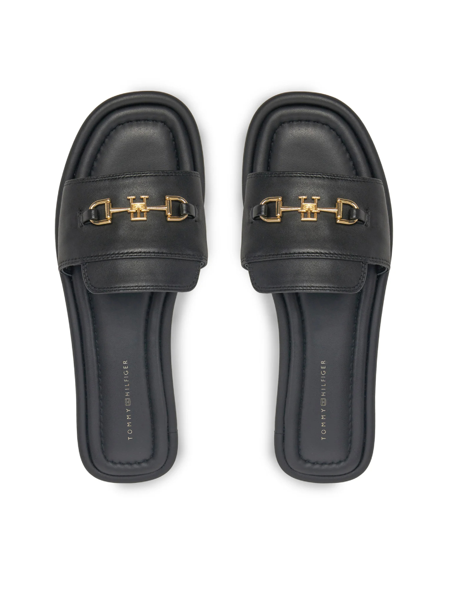 detail Tommy Hilfiger dámské černé pantofle