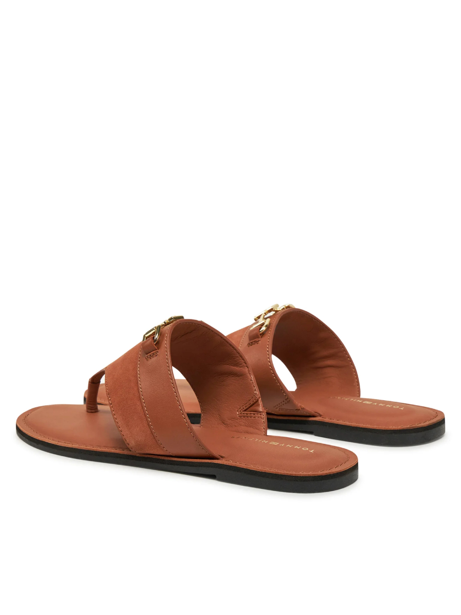 detail Tommy Hilfiger dámské hnědé žabky