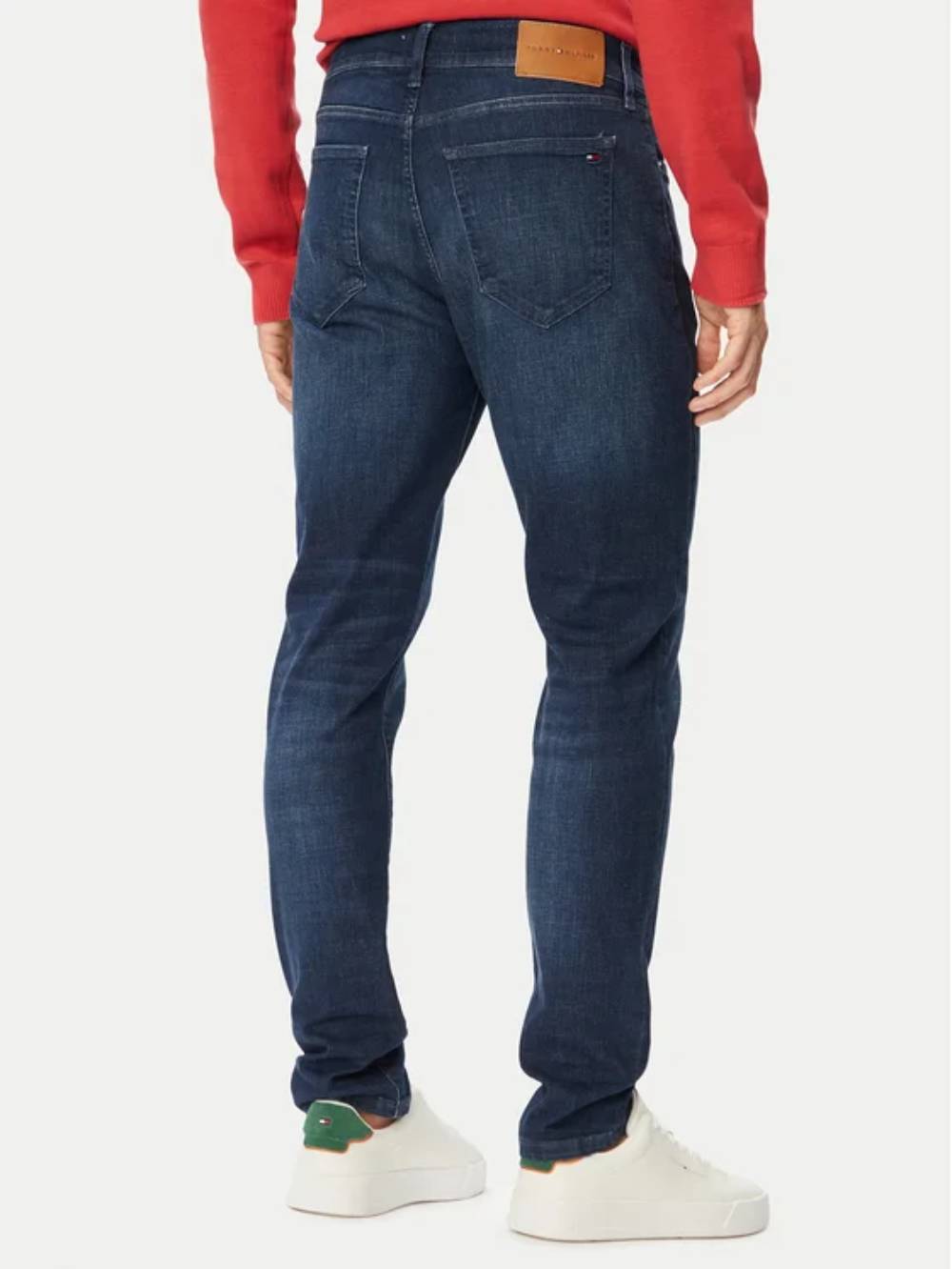 detail Tommy Hilfiger pánské modré džíny
