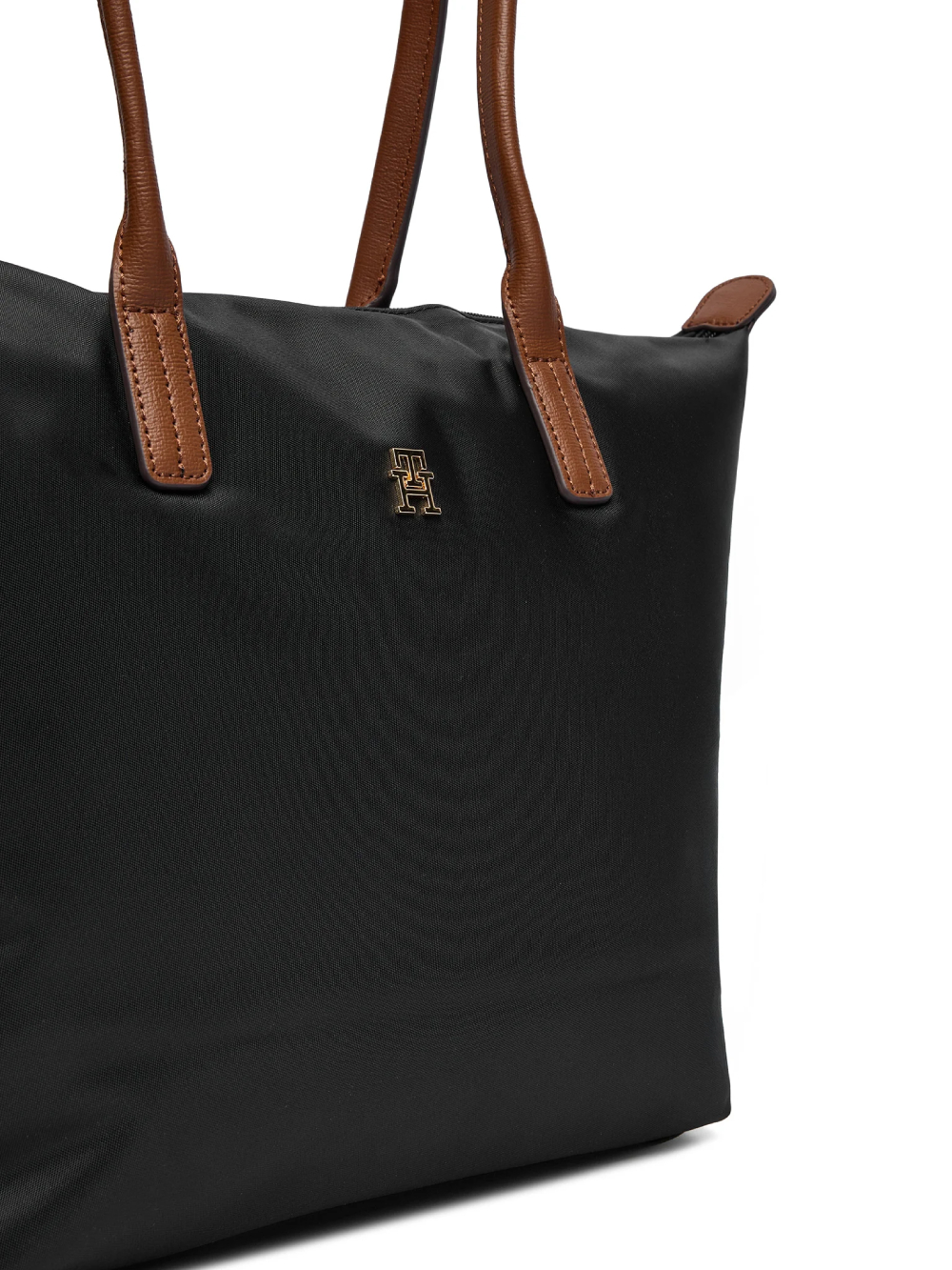 detail Tommy Hilfiger dámská černá kabelka