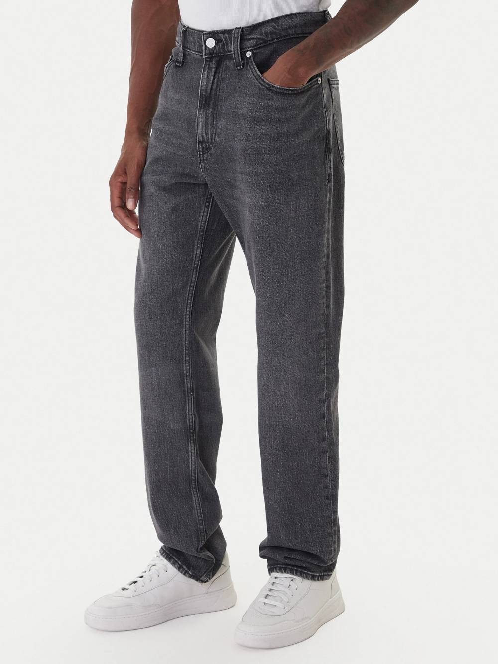 detail Tommy Jeans pánské černé džíny