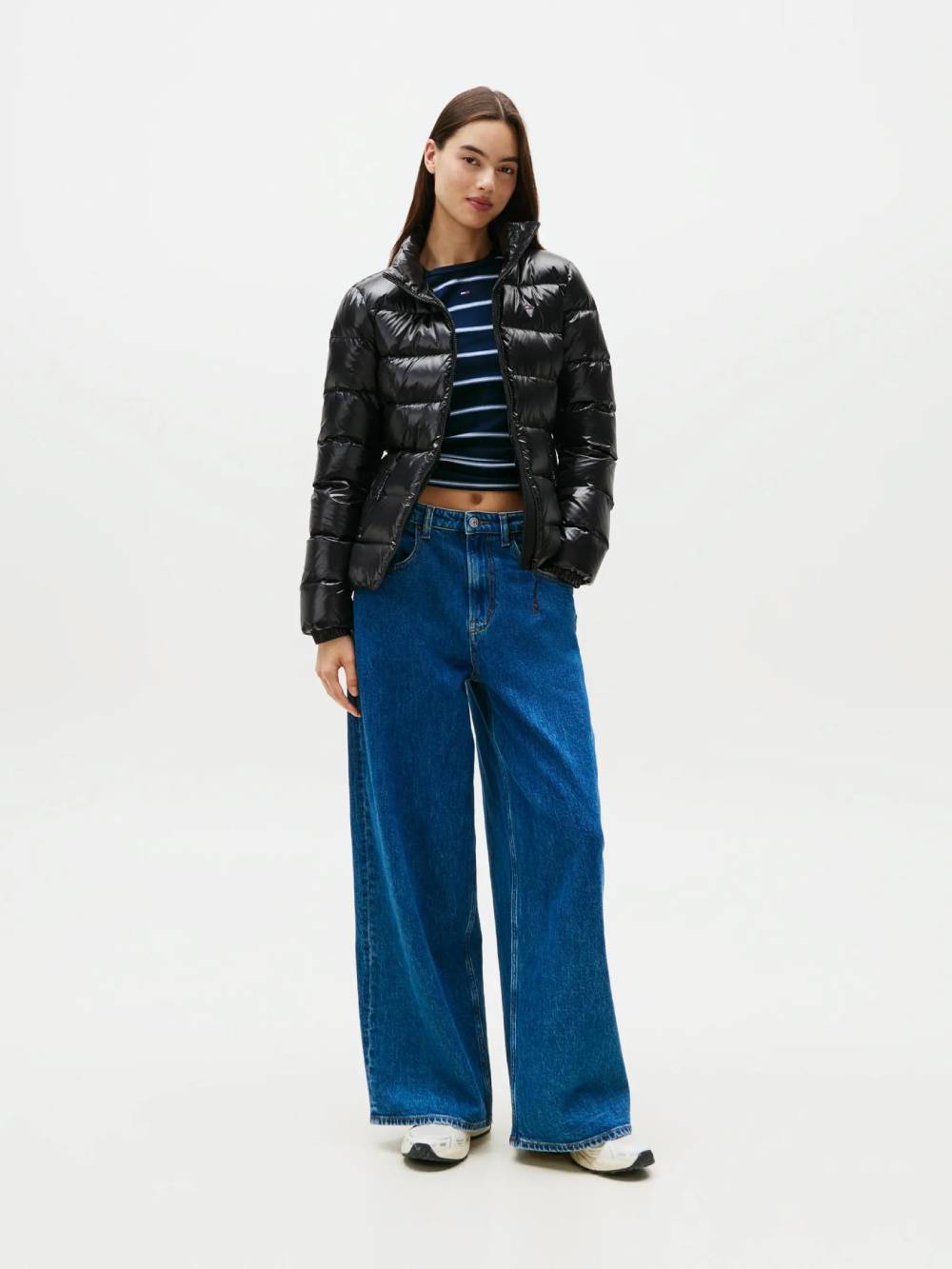 detail Tommy Jeans dámská černá zimní bunda