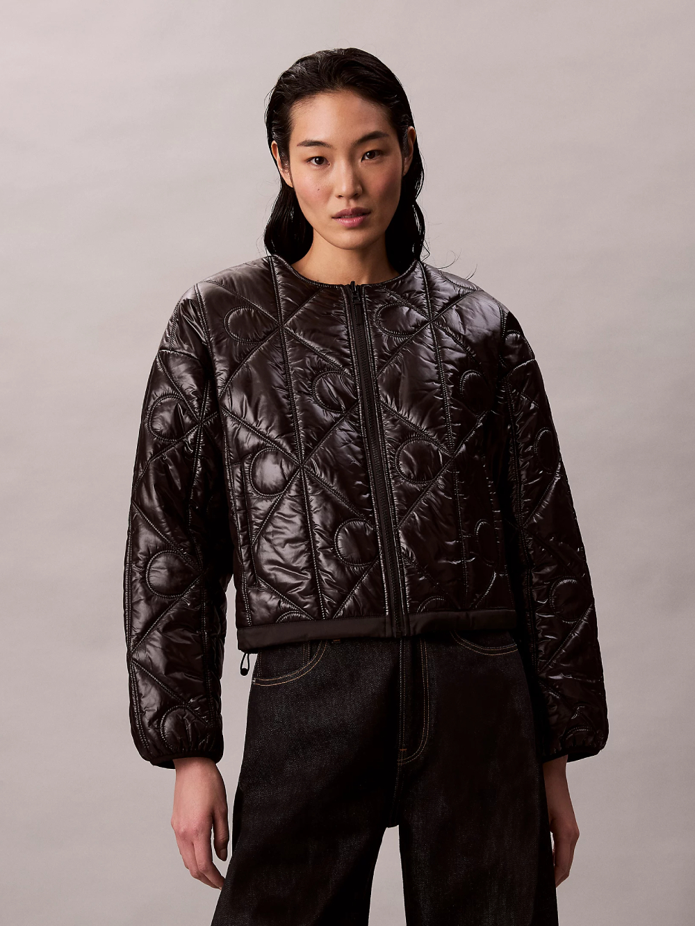 detail Calvin Klein dámská černá bunda