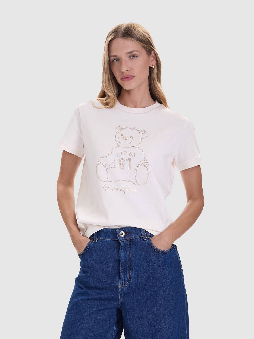 detail Guess dámské krémové tričko