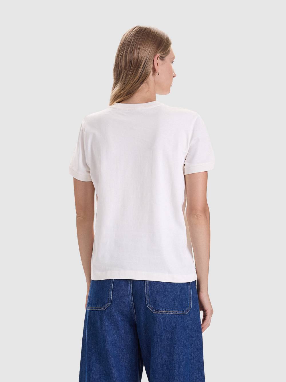 detail Guess dámské krémové tričko