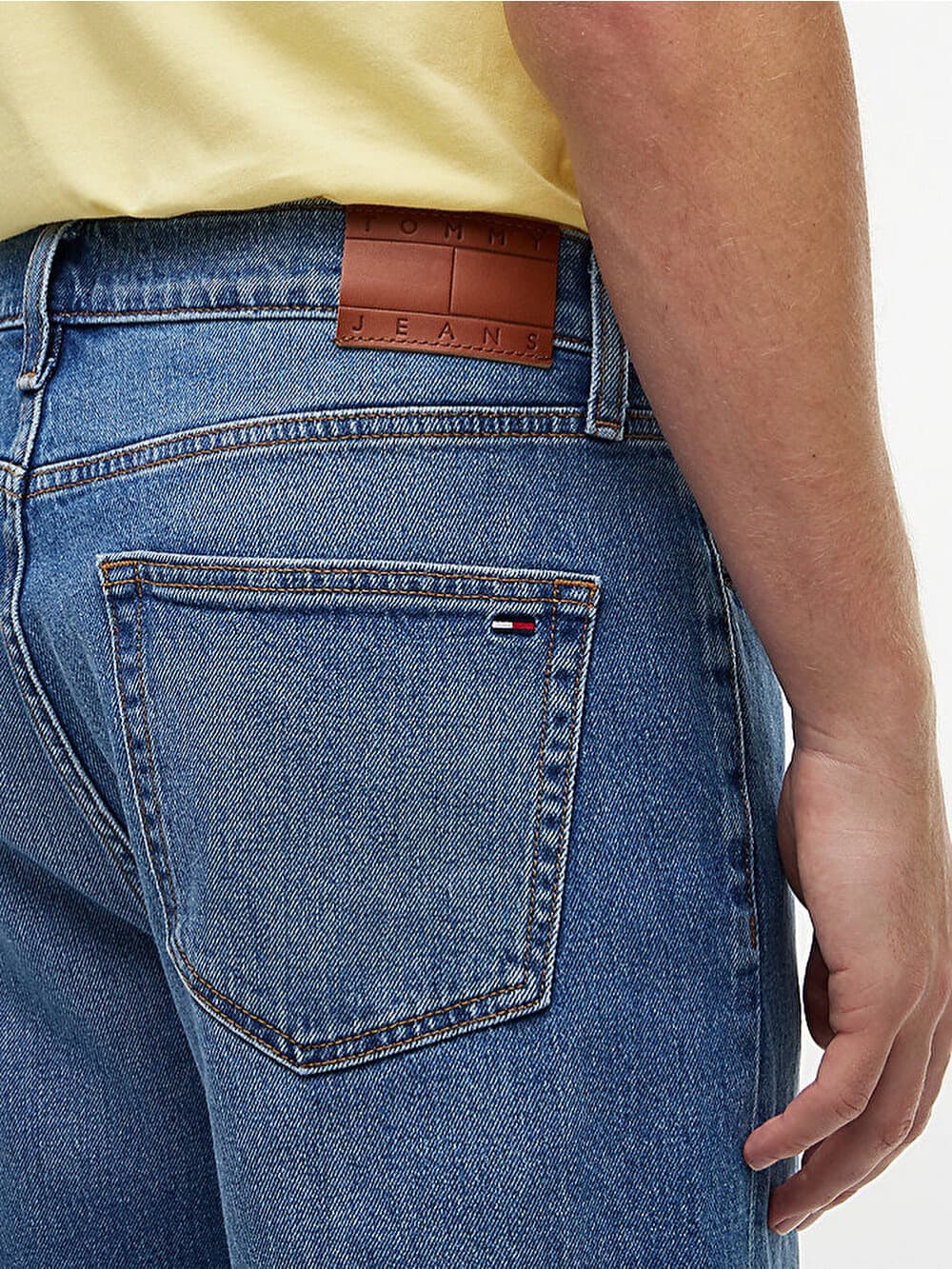 detail Tommy Jeans pánské modré džíny