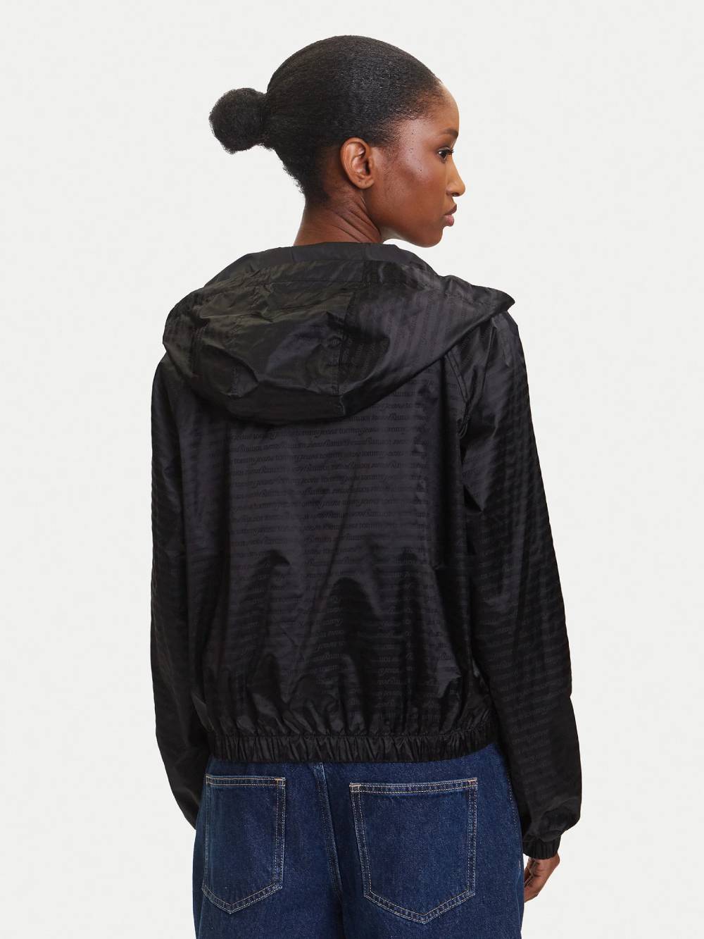 detail Tommy Jeans dámská černá bunda