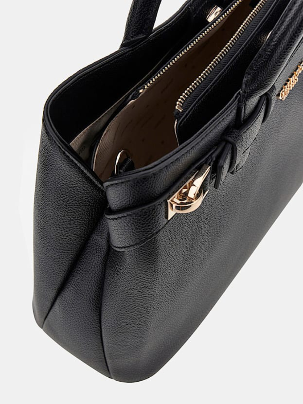 detail Guess dámská černá kabelka