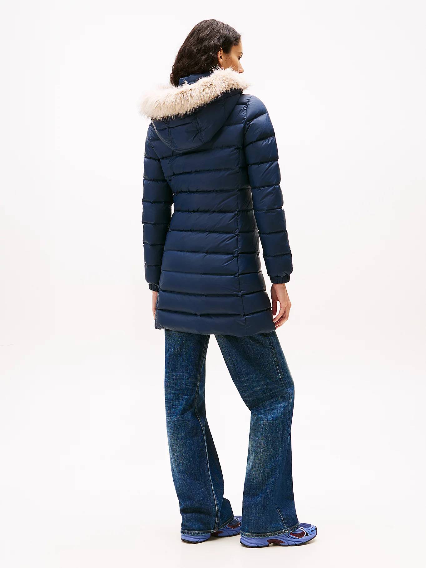 detail Tommy Jeans dámská modrá bunda