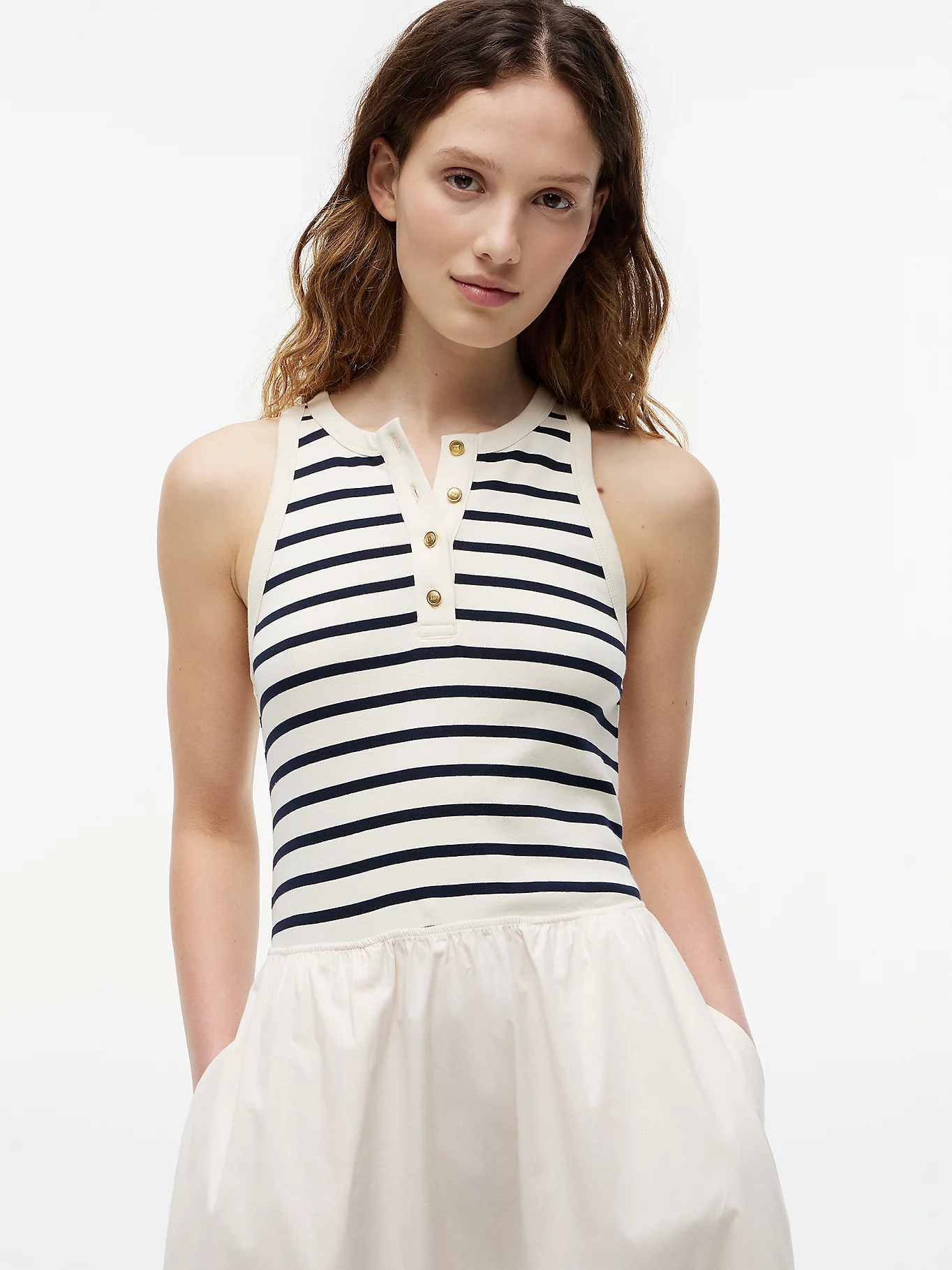 detail Tommy Hilfiger dámské krémové šaty