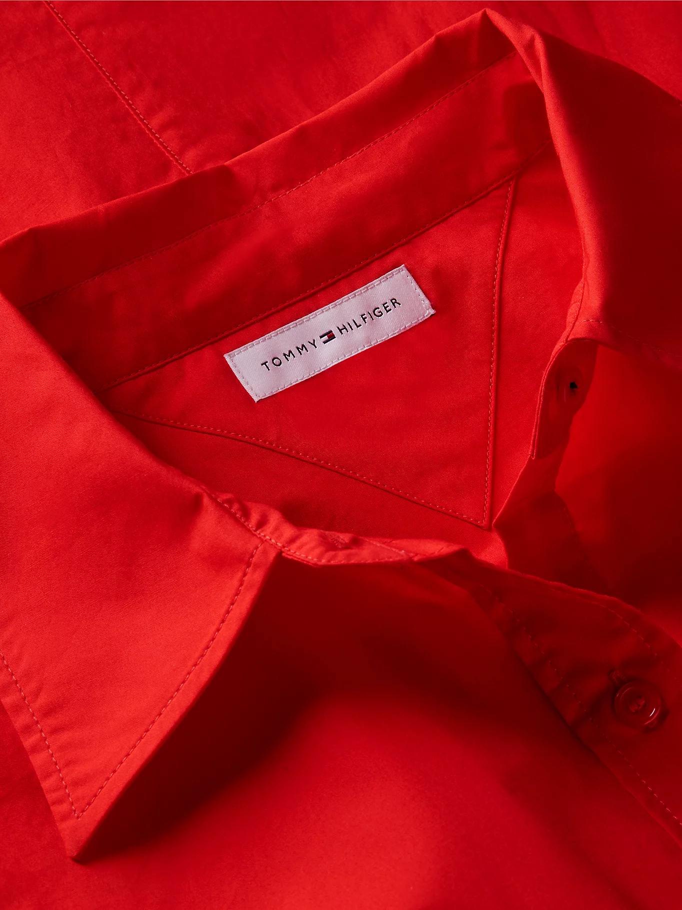 detail Tommy Hilfiger dámské červené šaty
