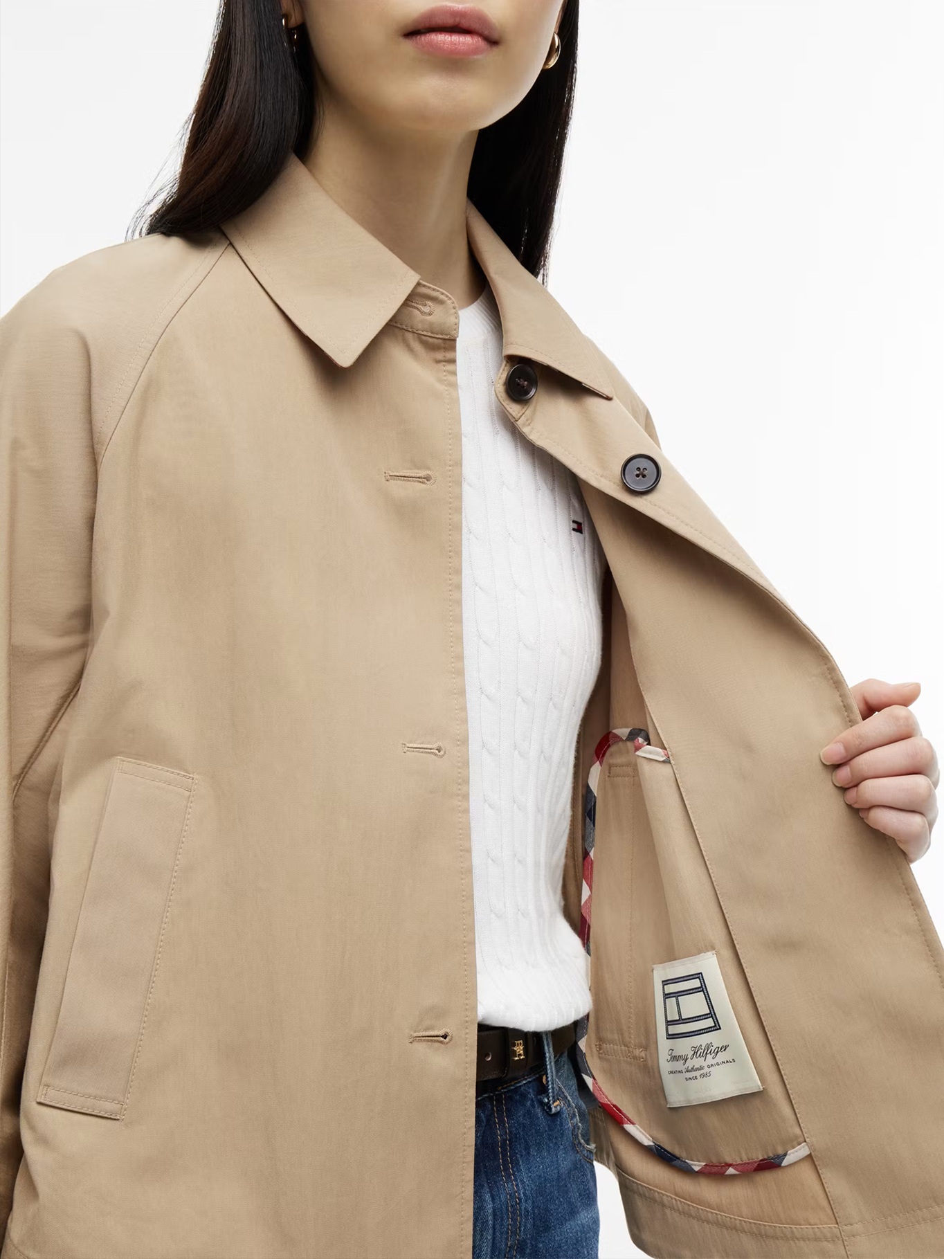 detail Tommy Hilfiger dámská béžová bunda