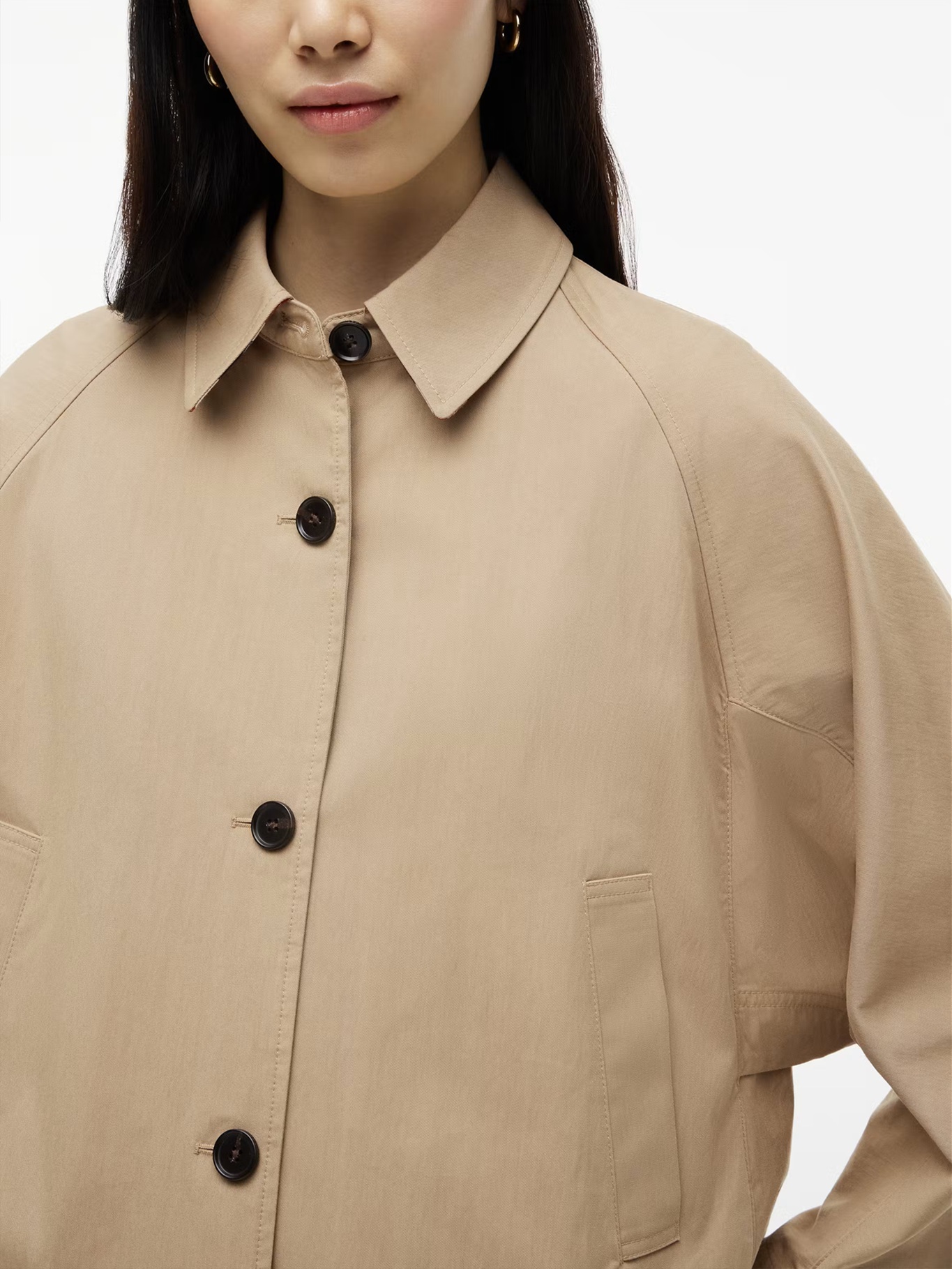 detail Tommy Hilfiger dámská béžová bunda