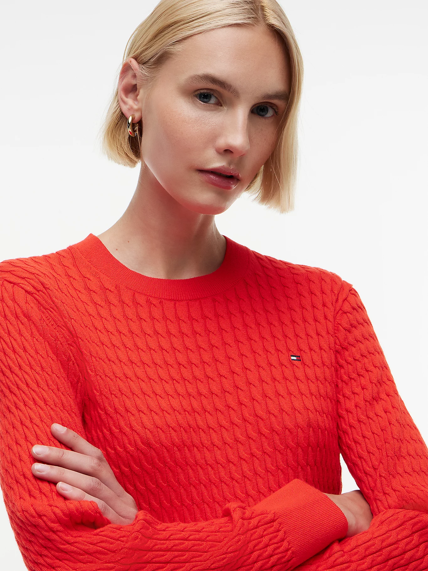 detail Tommy Hilfiger dámský červený svetr