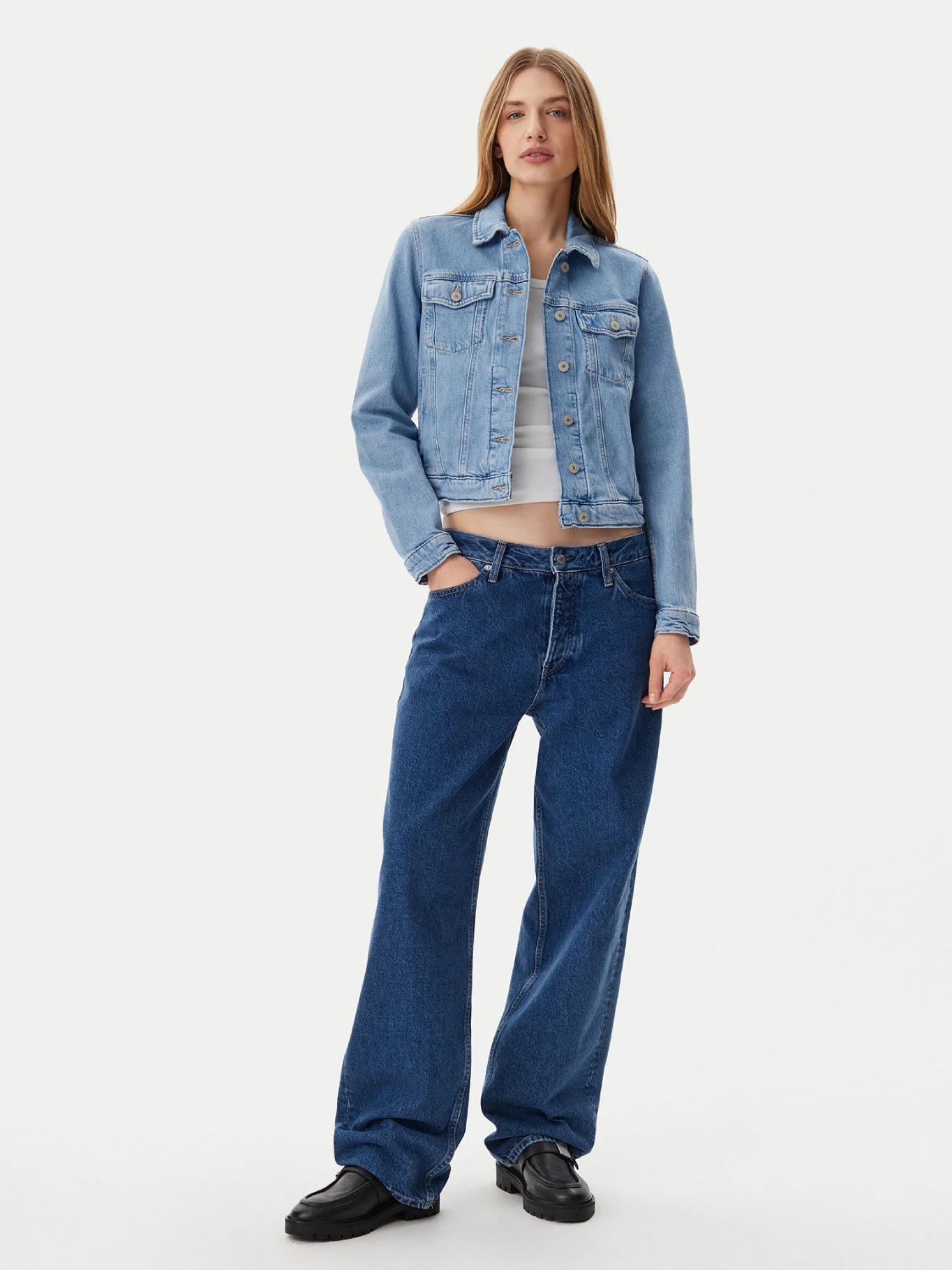 detail Tommy Jeans dámská modrá džínová bunda