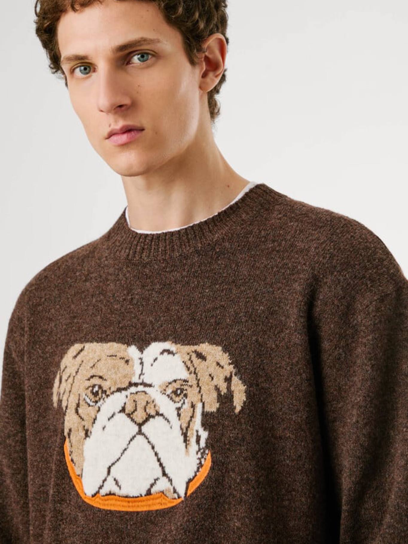 detail Pepe Jeans pánský hnědý svetr