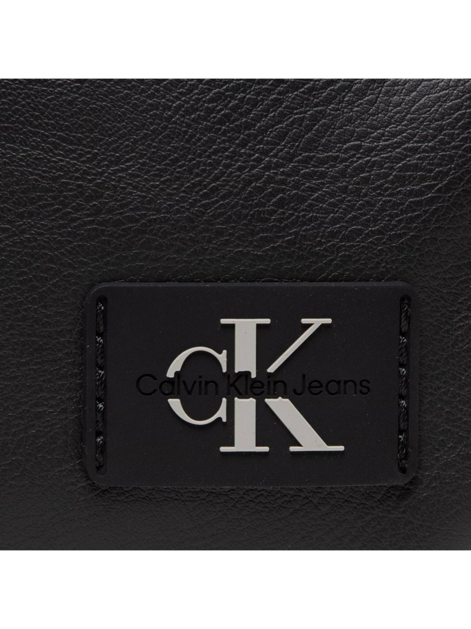 detail Calvin Klein pánské černé crossbody