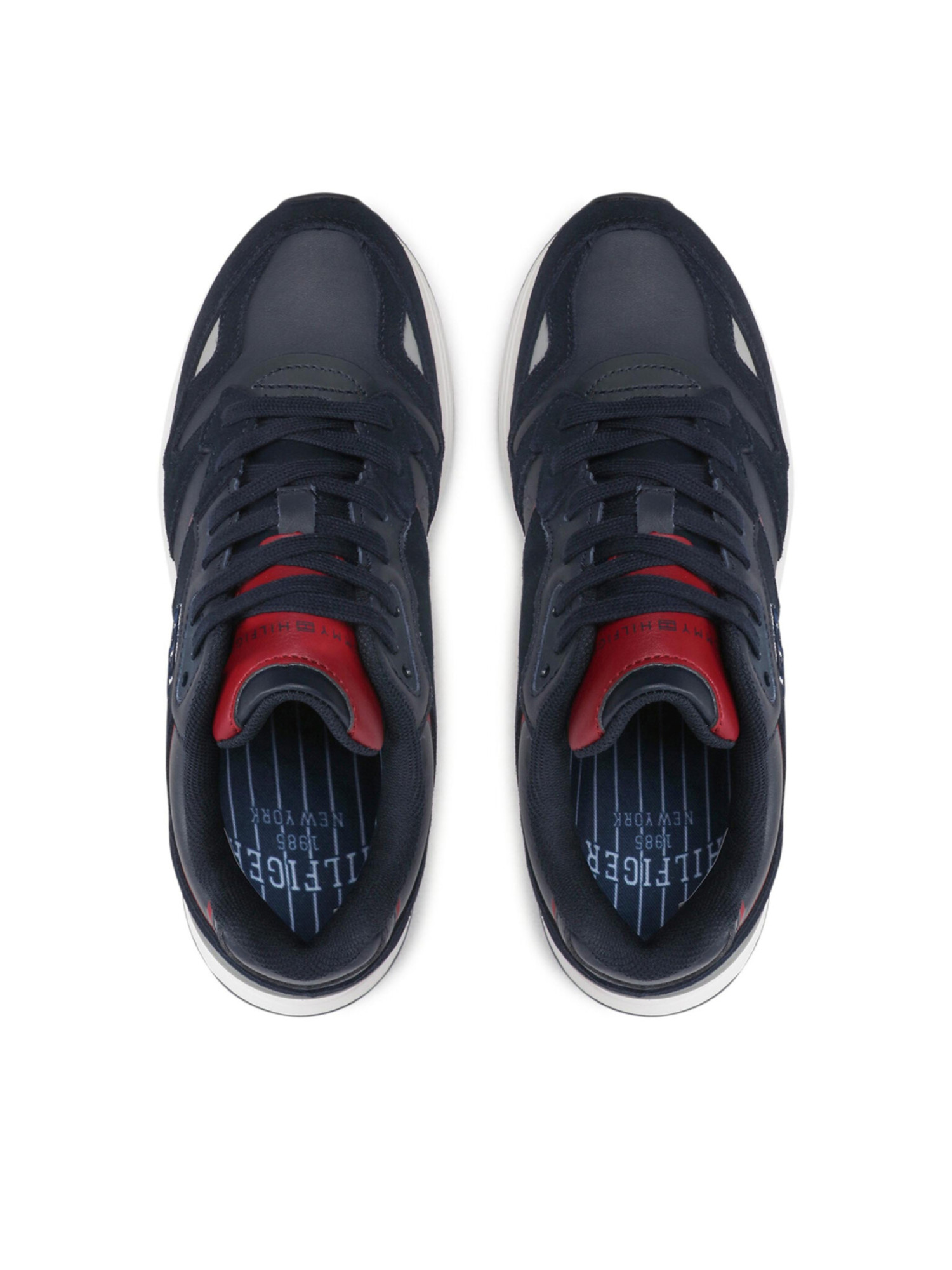 detail Tommy Hilfiger pánské tmavě modré tenisky