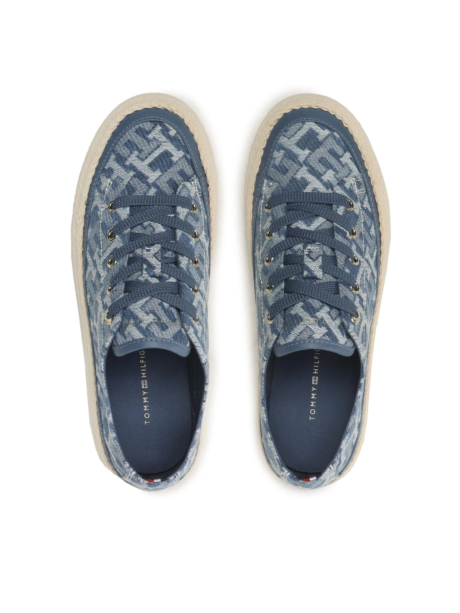 detail Tommy Hilfiger dámské modré tenisky se vzorem