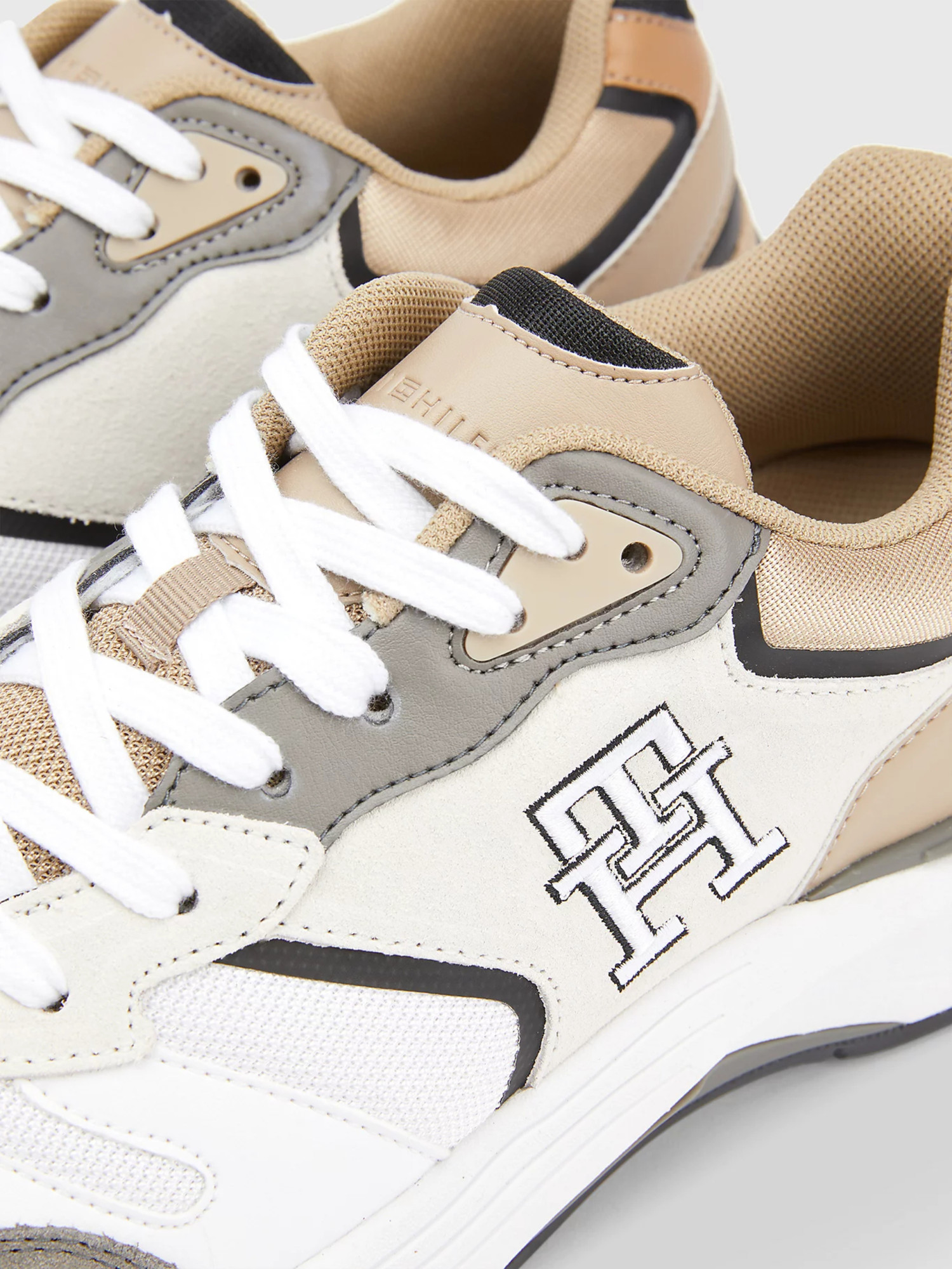 detail Tommy Hilfiger pánské béžové tenisky Modern