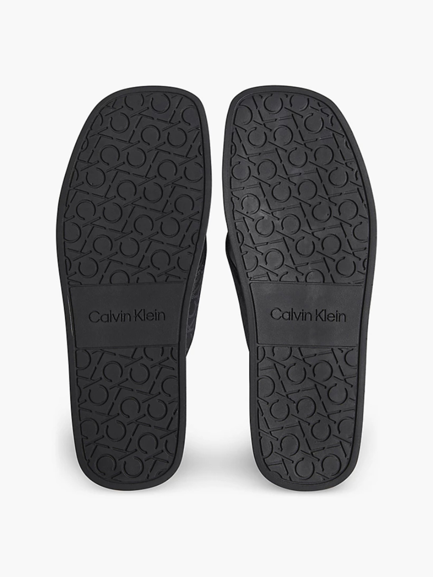 detail Calvin Klein pánské černé žabky