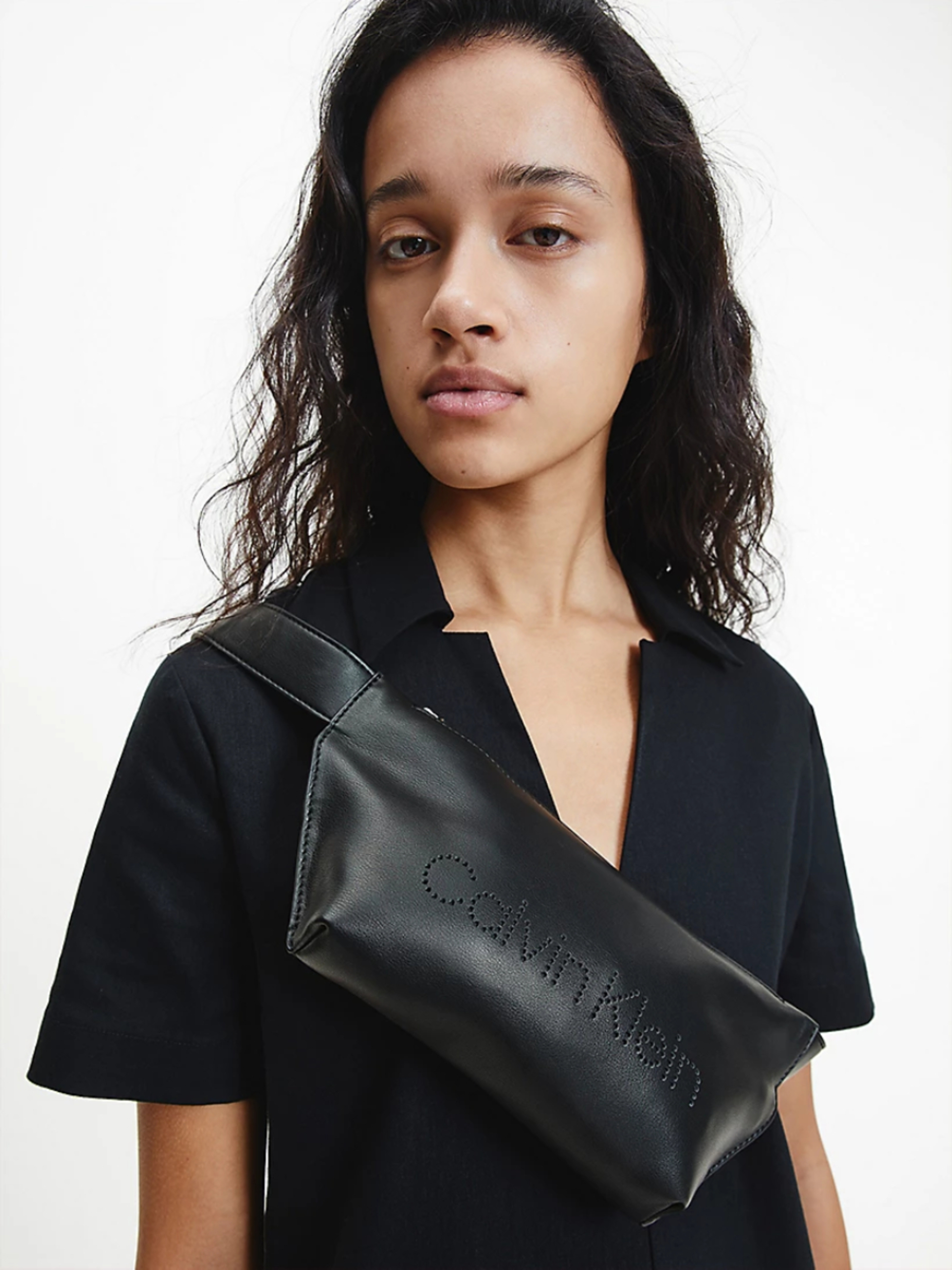 Calvin Klein dámská černá ledvinka - OS (BAX)