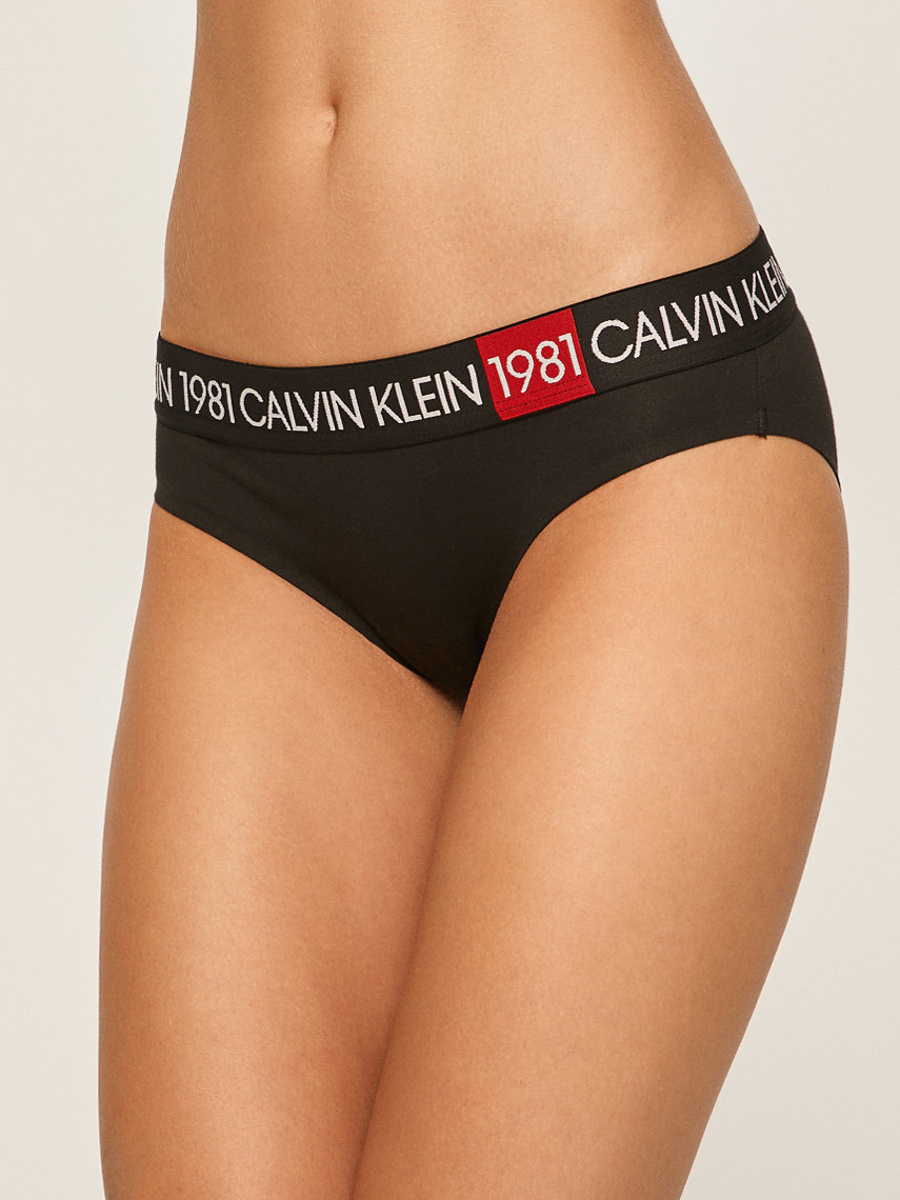 Levně Calvin Klein dámské černé kalhotky - M (001)