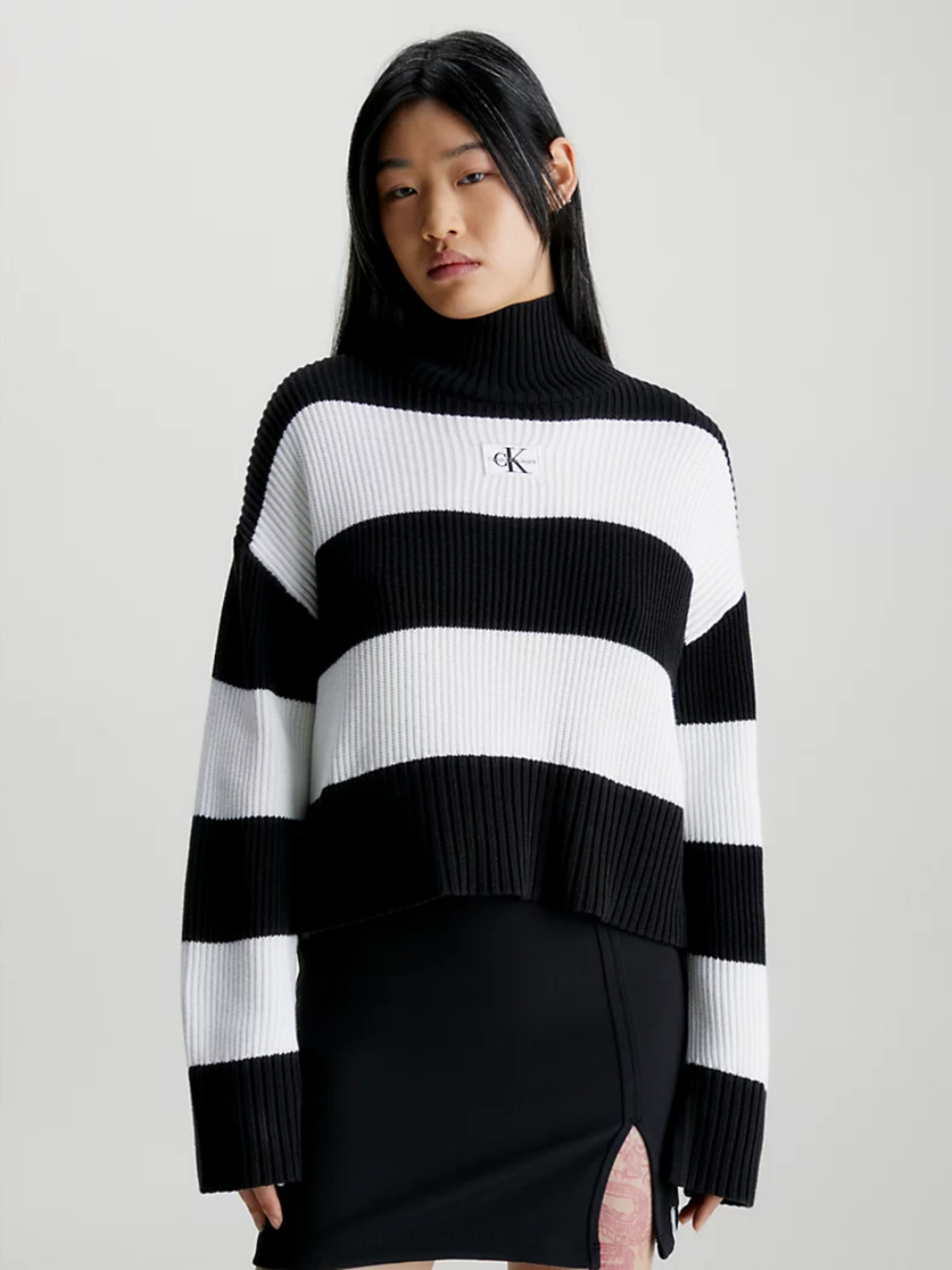 Calvin Klein dámský černobílý svetr - M (0GO)