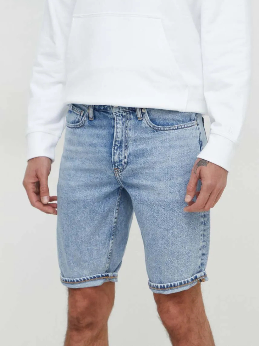 Levně Calvin Klein pánské modré džínové šortky - 30/NI (1AA)