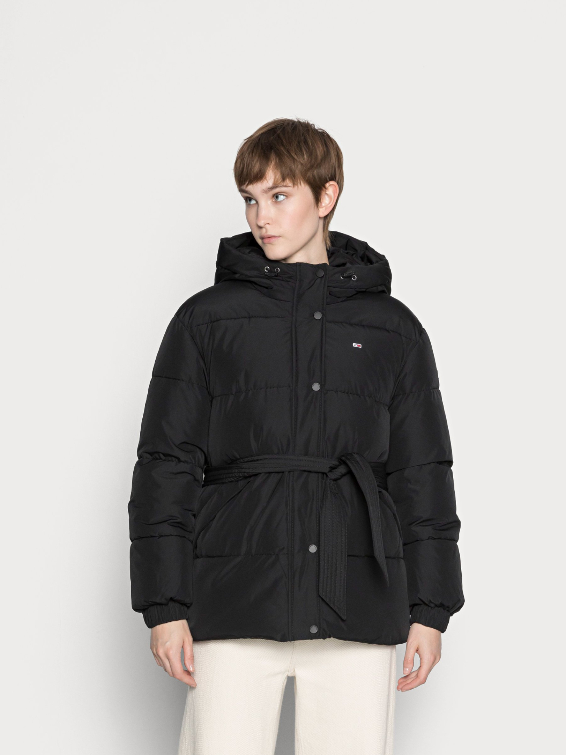 Tommy Jeans dámská černá bunda - M (BDS)