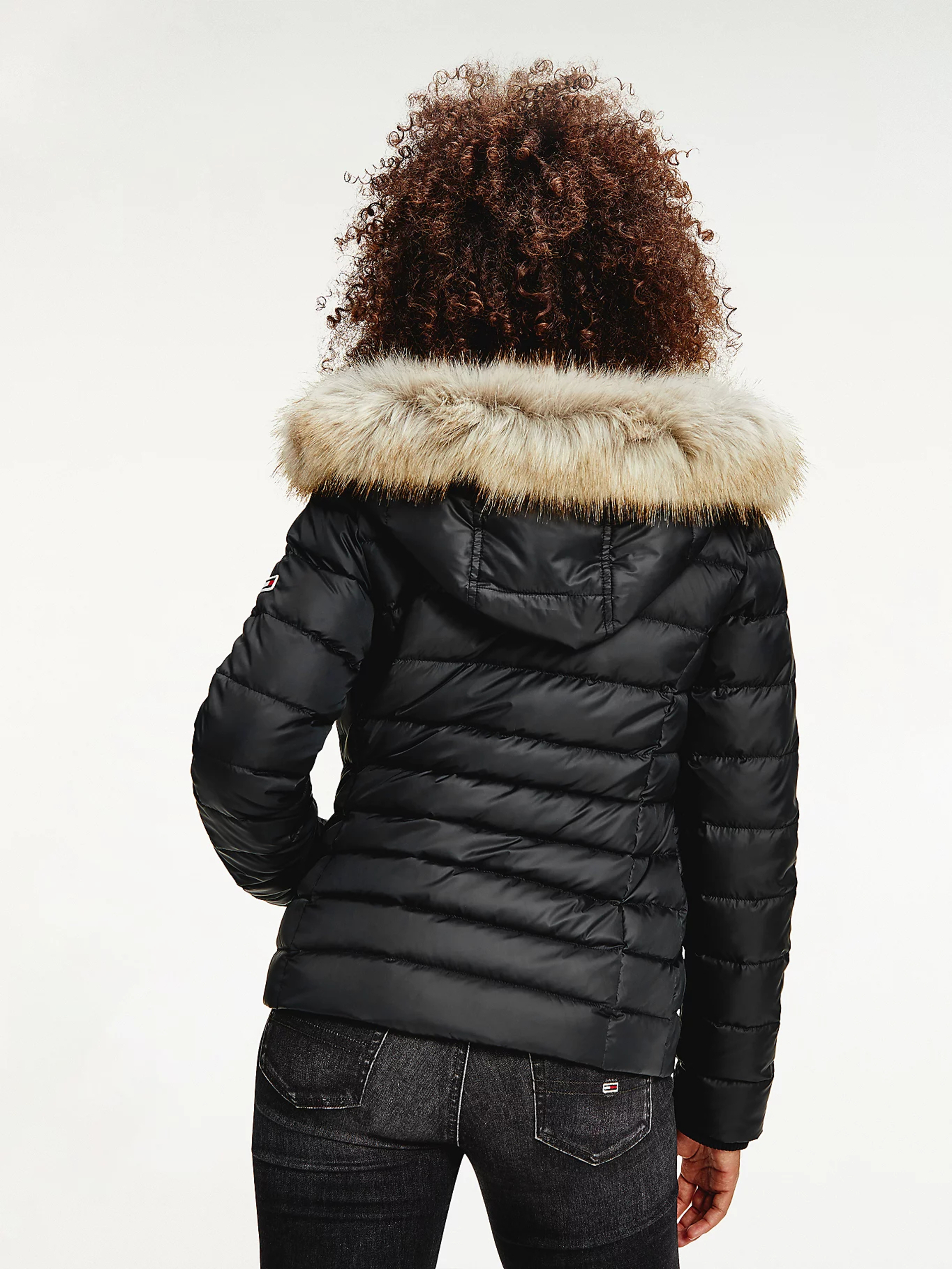 Tommy Jeans dámská černá zimní bunda - L (BDS)